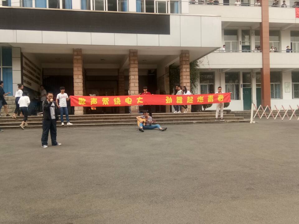“快闪”现场