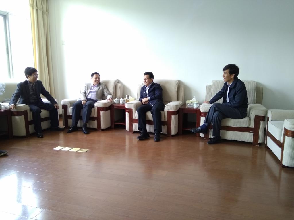 与陈乃武会谈