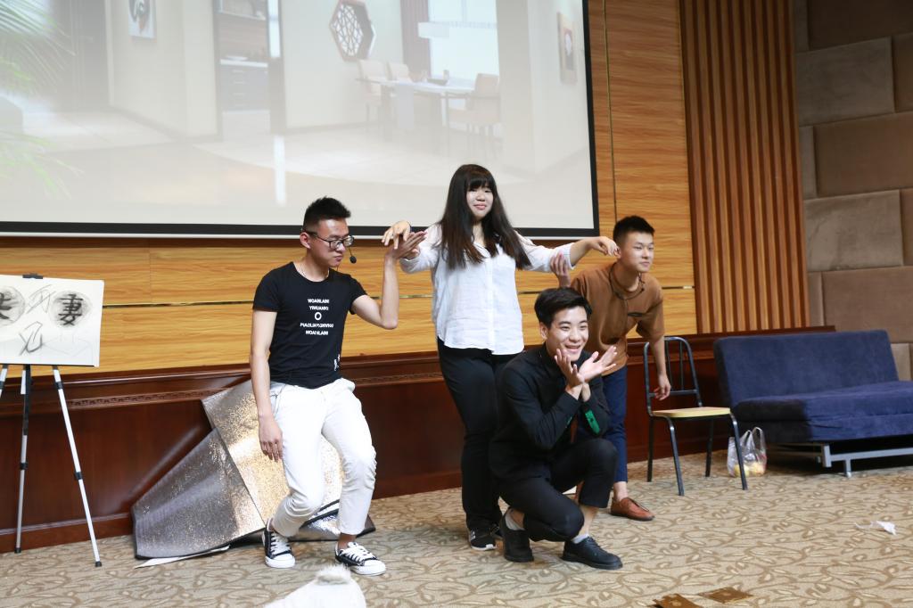 学生表演
